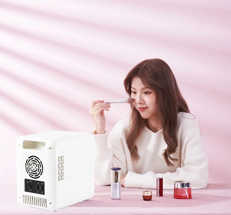 Mininevera de Maquillaje Portátil con Espejo LED – Belleza Fresca y Práctica - Imagen 6