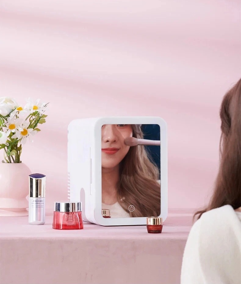 Mininevera de Maquillaje Portátil con Espejo LED – Belleza Fresca y Práctica - Imagen 7